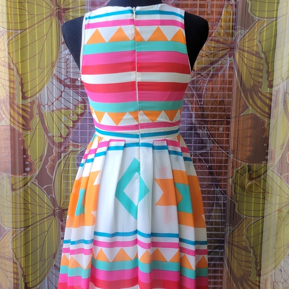 Savannah Rae Hem Pleated Dress Women's Size Small MultiColor Aztec Savrae - Picture 4 of 8